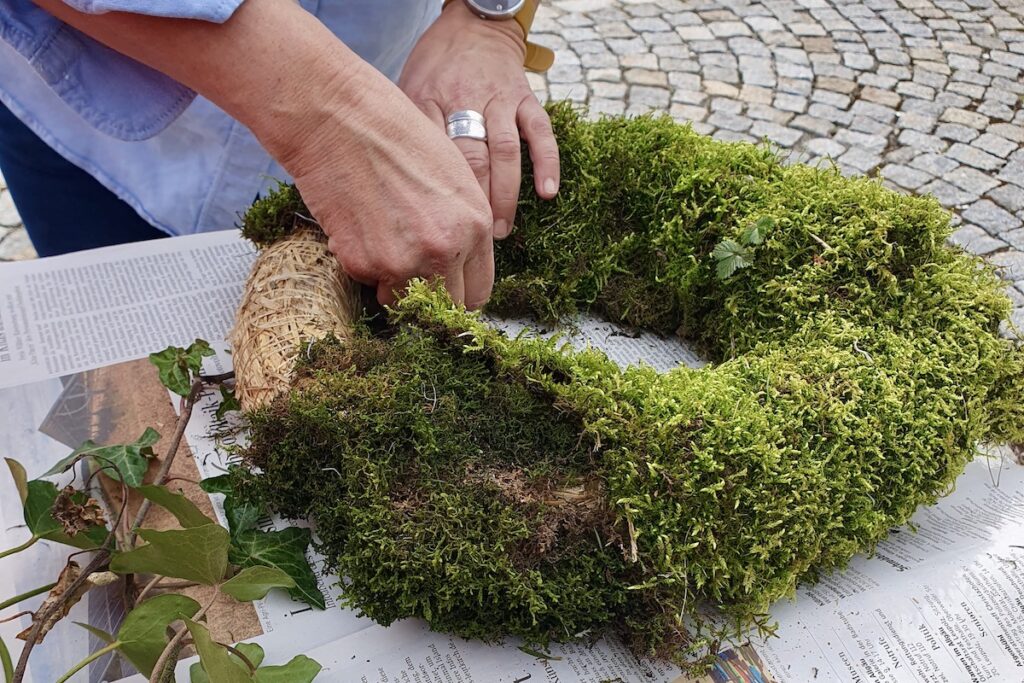 Osterkranz basteln mit Naturmaterialen